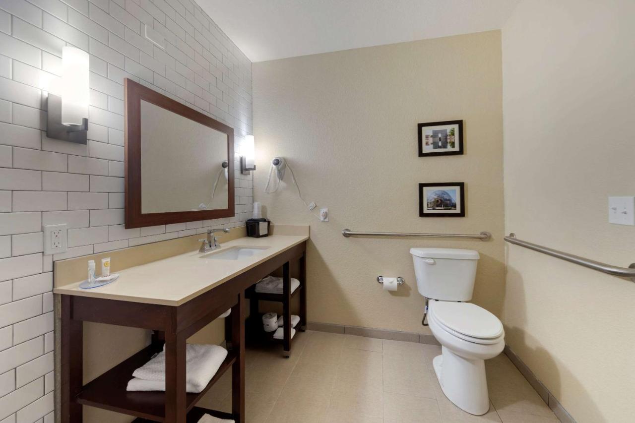 Comfort Inn & Suites Harrah Choctaw Экстерьер фото