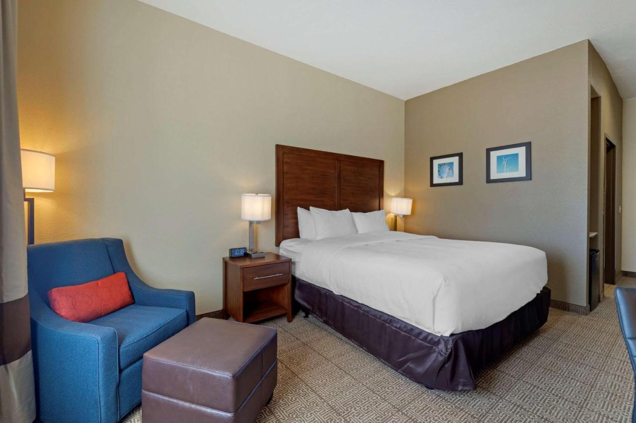 Comfort Inn & Suites Harrah Choctaw Экстерьер фото