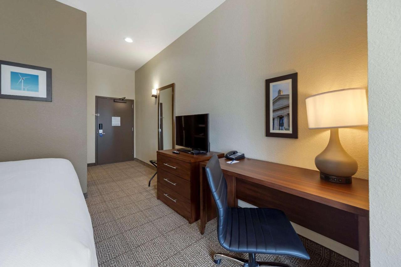 Comfort Inn & Suites Harrah Choctaw Экстерьер фото