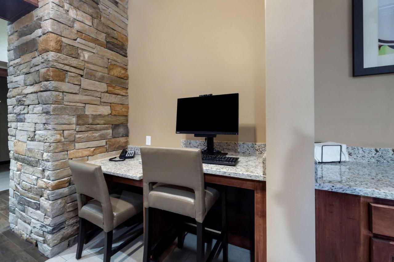 Comfort Inn & Suites Harrah Choctaw Экстерьер фото