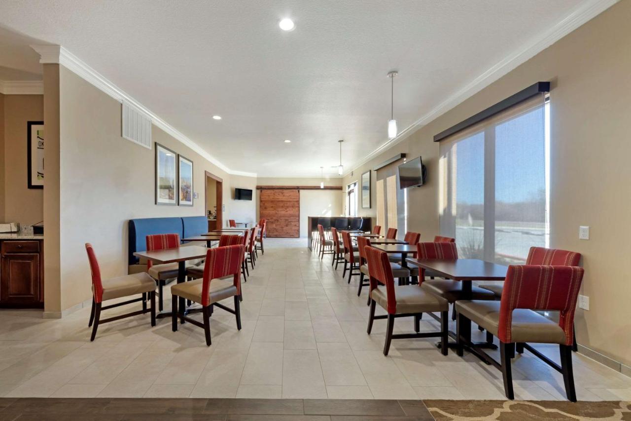 Comfort Inn & Suites Harrah Choctaw Экстерьер фото