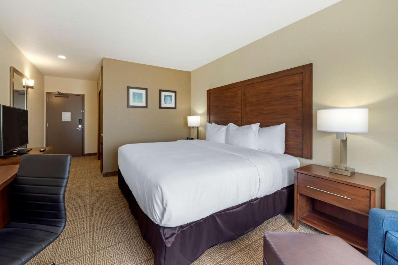 Comfort Inn & Suites Harrah Choctaw Экстерьер фото
