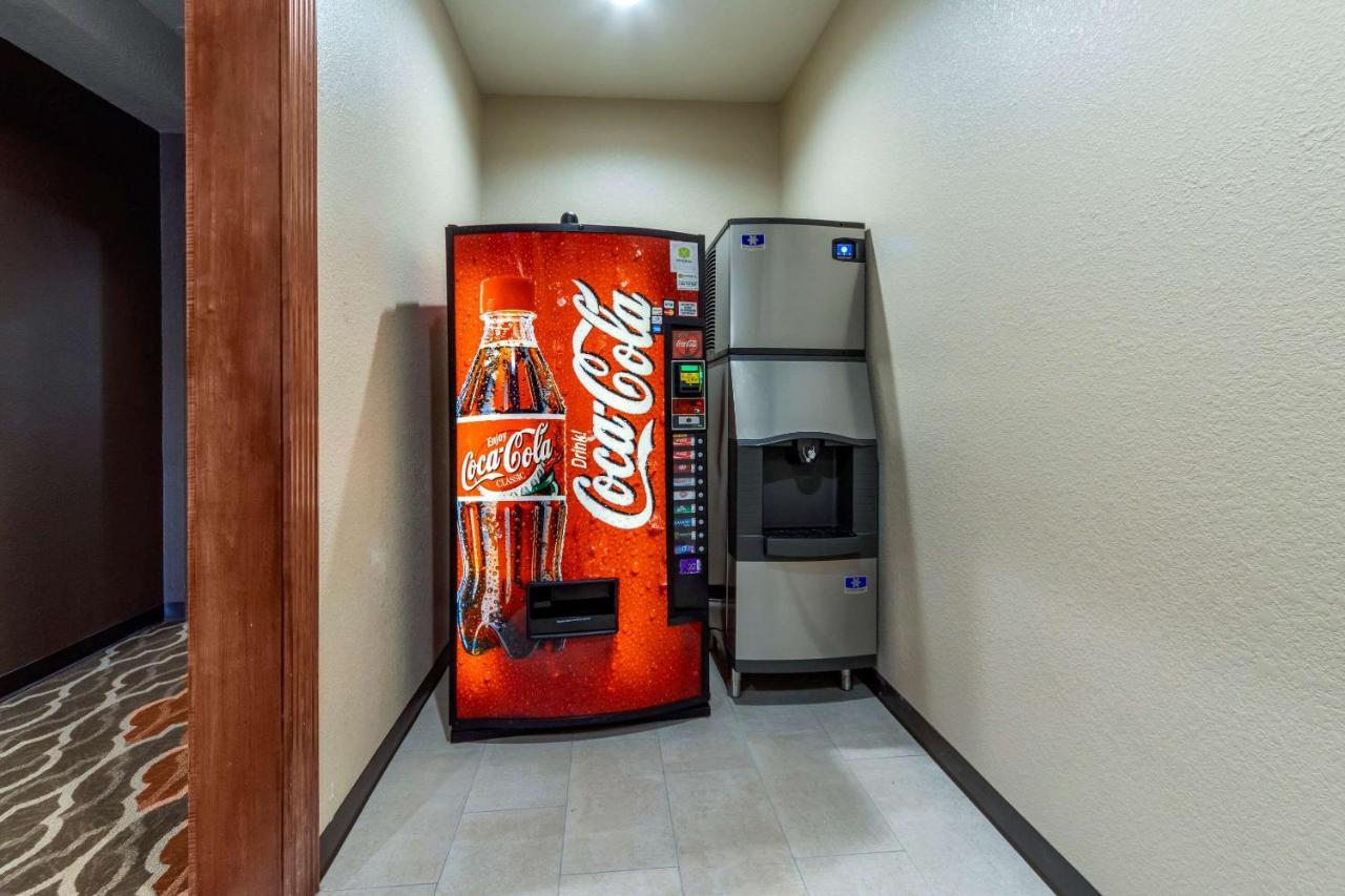 Comfort Inn & Suites Harrah Choctaw Экстерьер фото